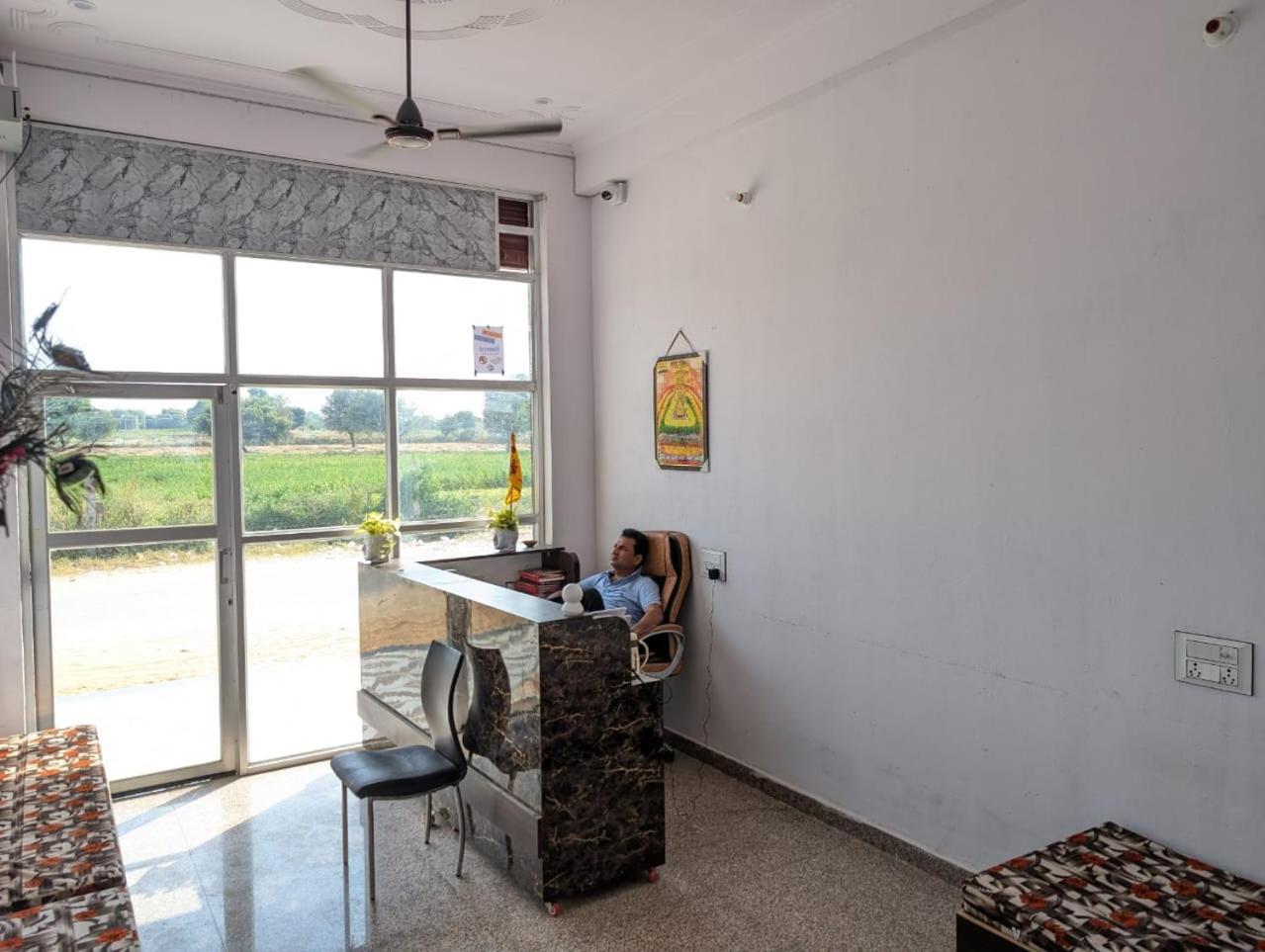 Hotel Raghunath Palace Khātu Kültér fotó