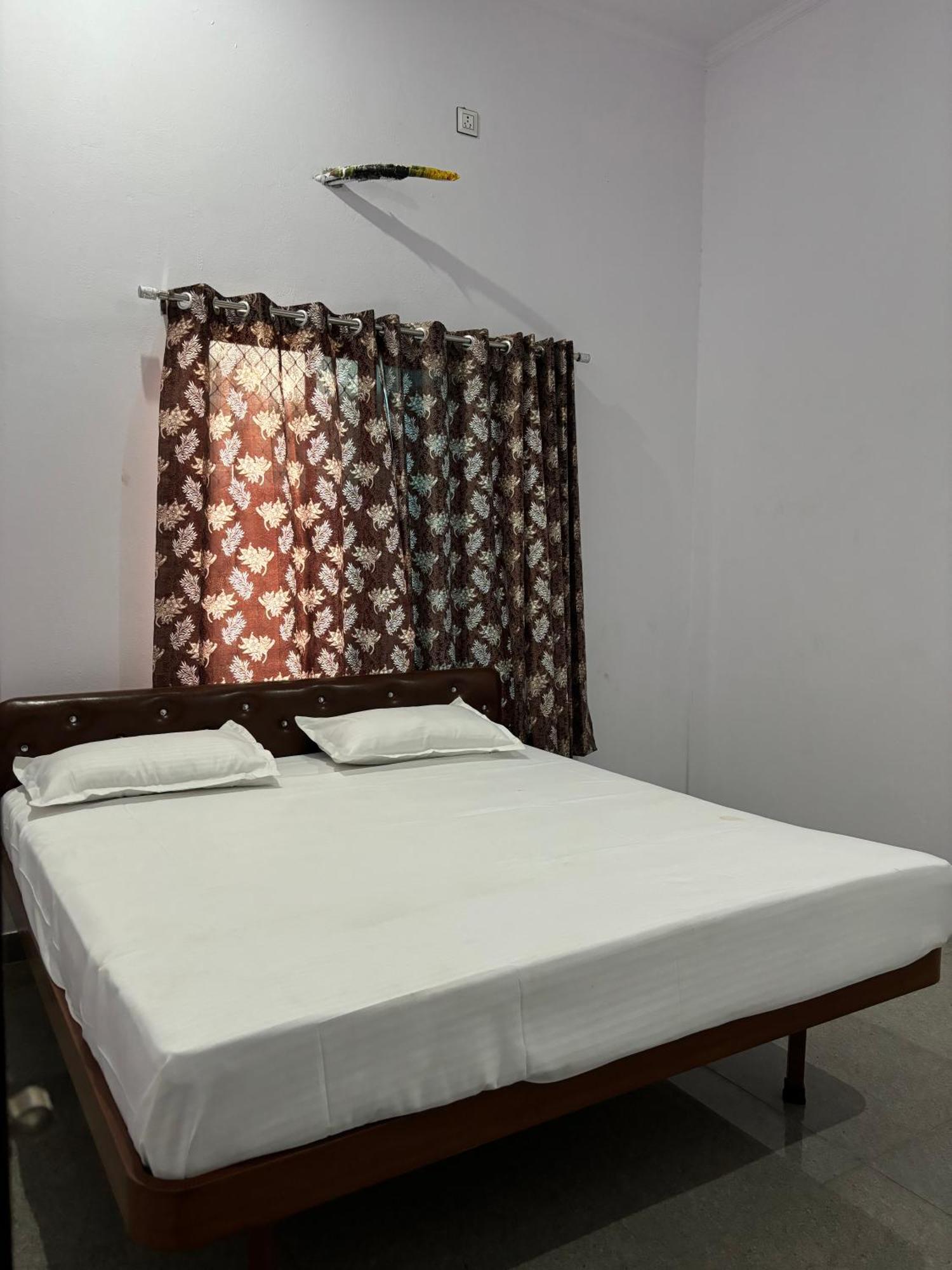 Hotel Raghunath Palace Khātu Kültér fotó