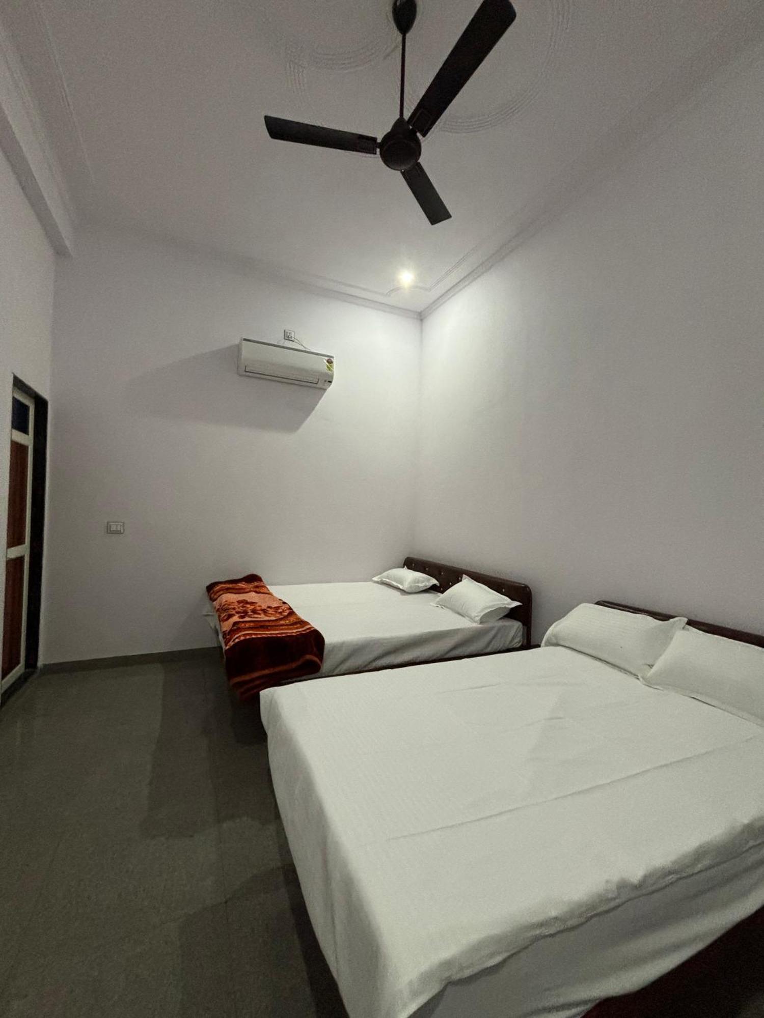 Hotel Raghunath Palace Khātu Kültér fotó