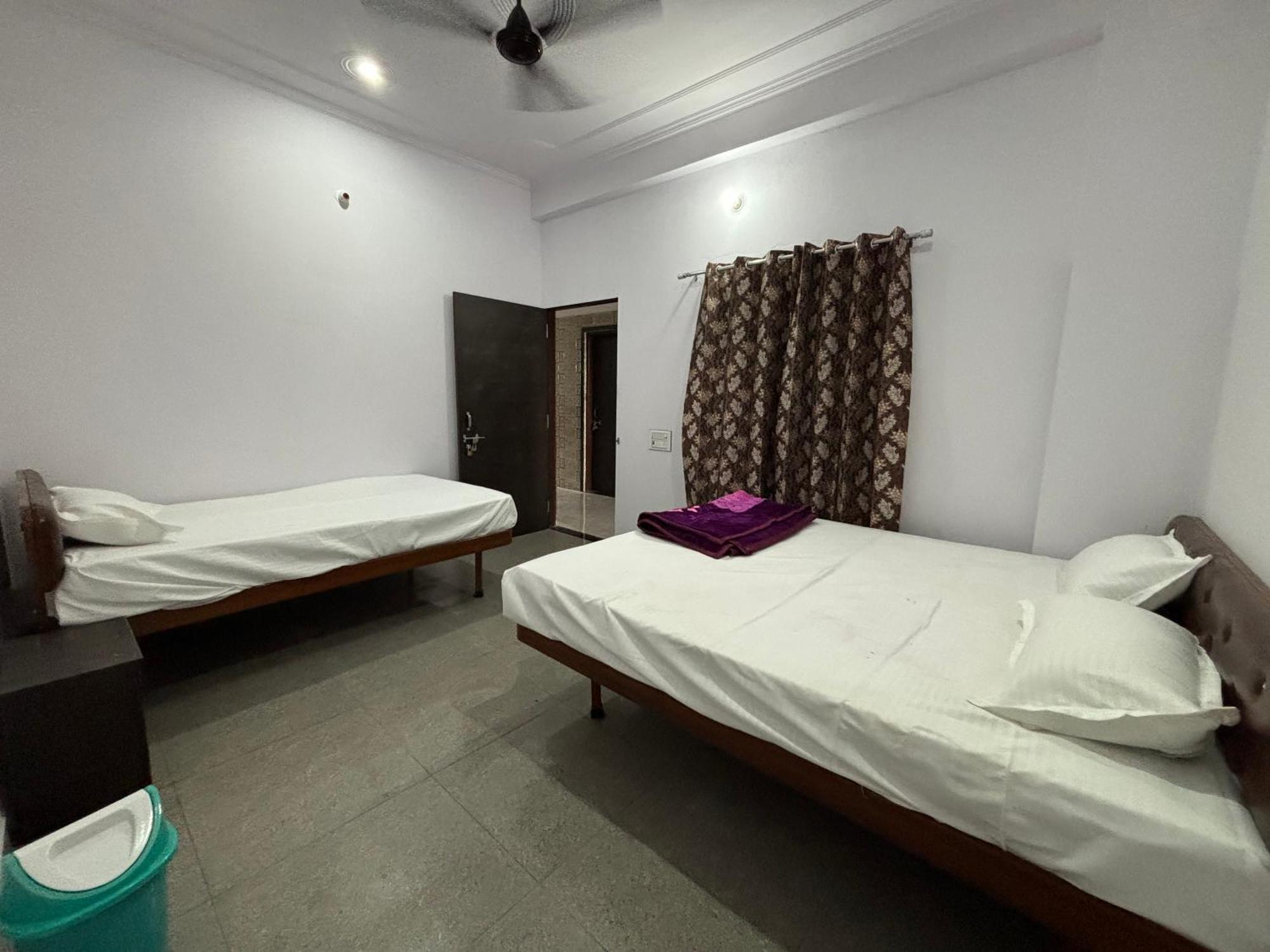 Hotel Raghunath Palace Khātu Kültér fotó